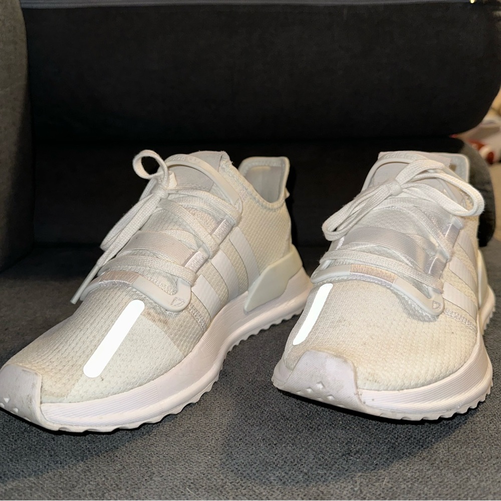 Adidas Tennis Shoe